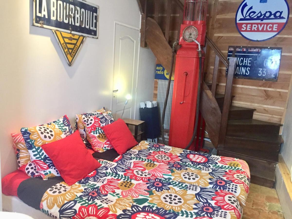Bed and Breakfast Les Maitres Sonneurs Huriel Esterno foto