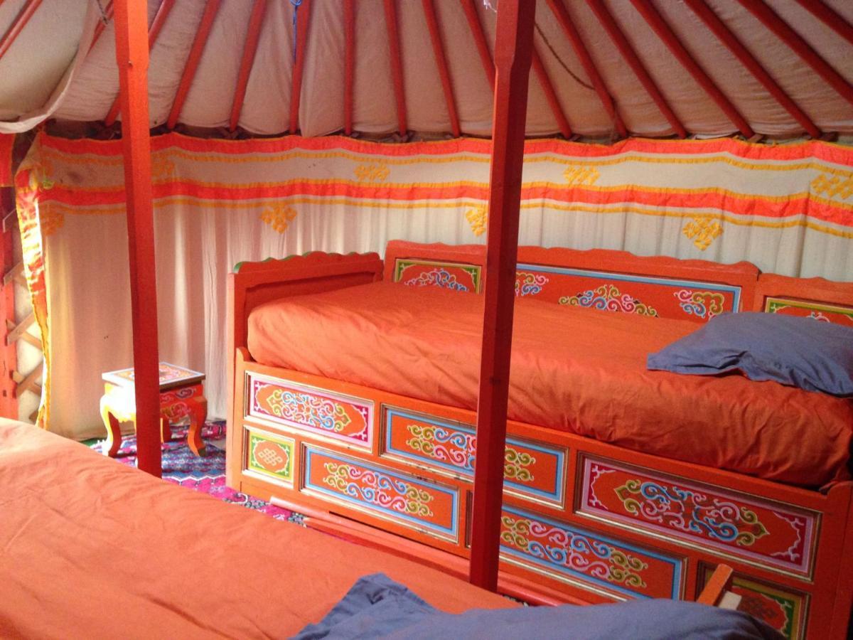Bed and Breakfast Les Maitres Sonneurs Huriel Esterno foto