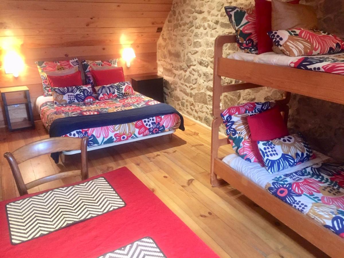 Bed and Breakfast Les Maitres Sonneurs Huriel Esterno foto