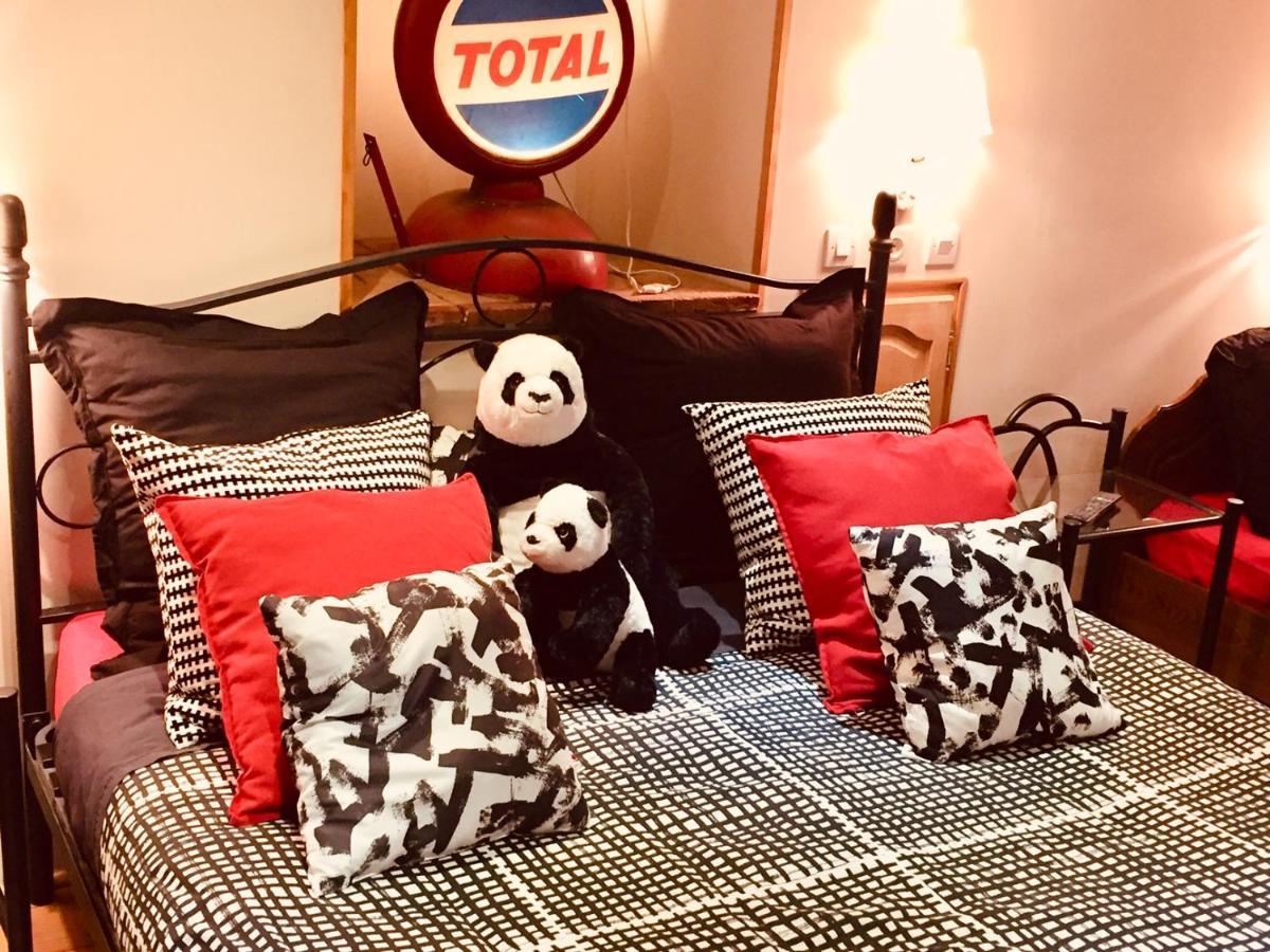 Bed and Breakfast Les Maitres Sonneurs Huriel Esterno foto