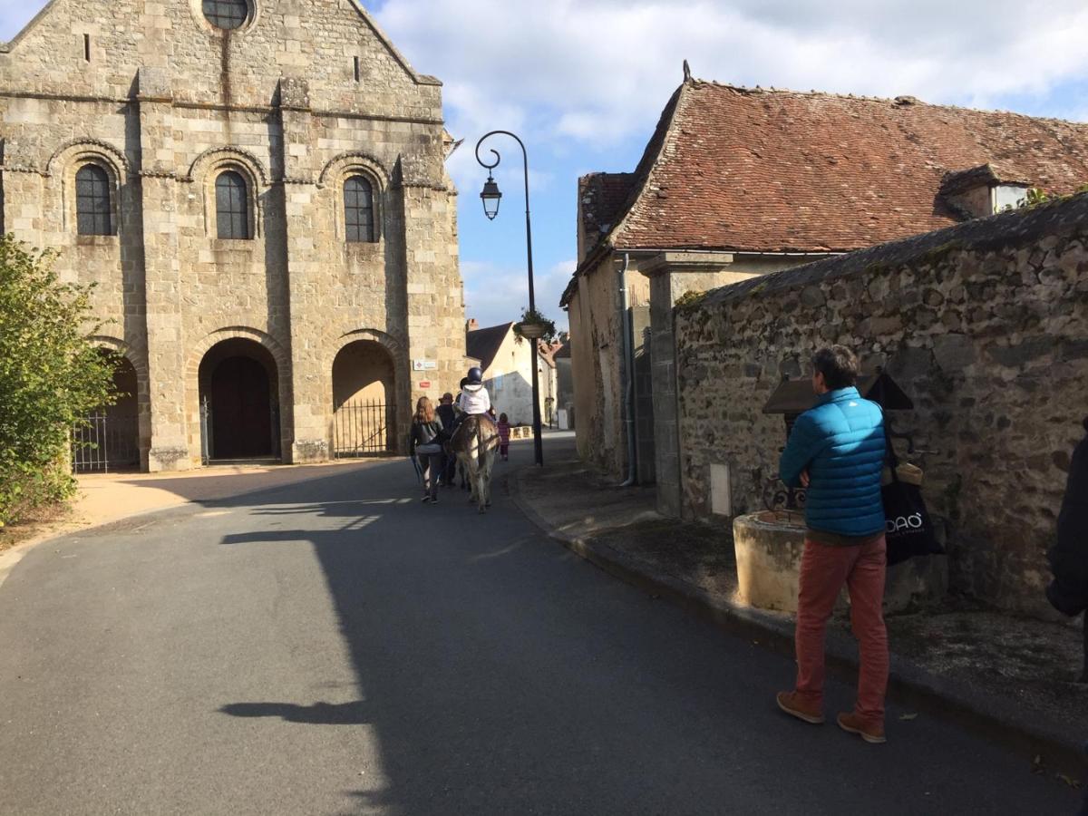 Bed and Breakfast Les Maitres Sonneurs Huriel Esterno foto