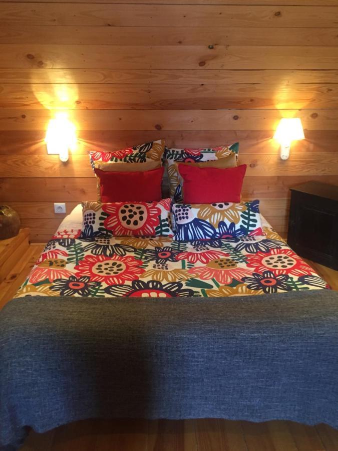 Bed and Breakfast Les Maitres Sonneurs Huriel Esterno foto