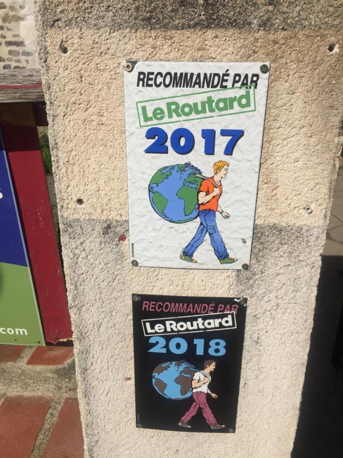 Bed and Breakfast Les Maitres Sonneurs Huriel Esterno foto